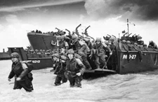 WW2 PICTURE PHOTO US ALLIED SOLDIERS D-DAY NORMANDY (2) 6895