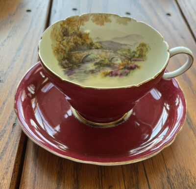 Very RARE Vintage SHELLEY Fine Bone China BURGUNDY