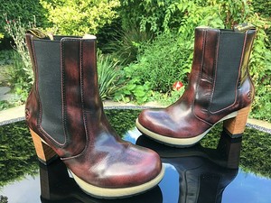 dr martens red arcadia