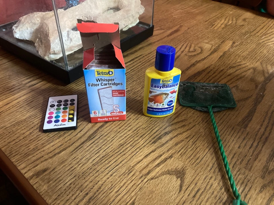 Tanque de peixes Aqueon Light up mais filtros de decoração de rocha e fácil equilíbrio - Imagem 3 de 4