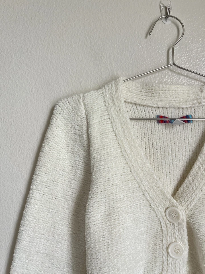 Urban Outfitters Women's Dina Chenille Crop Cardigan in Ivory Size MEDIUM - Image 2 of 4