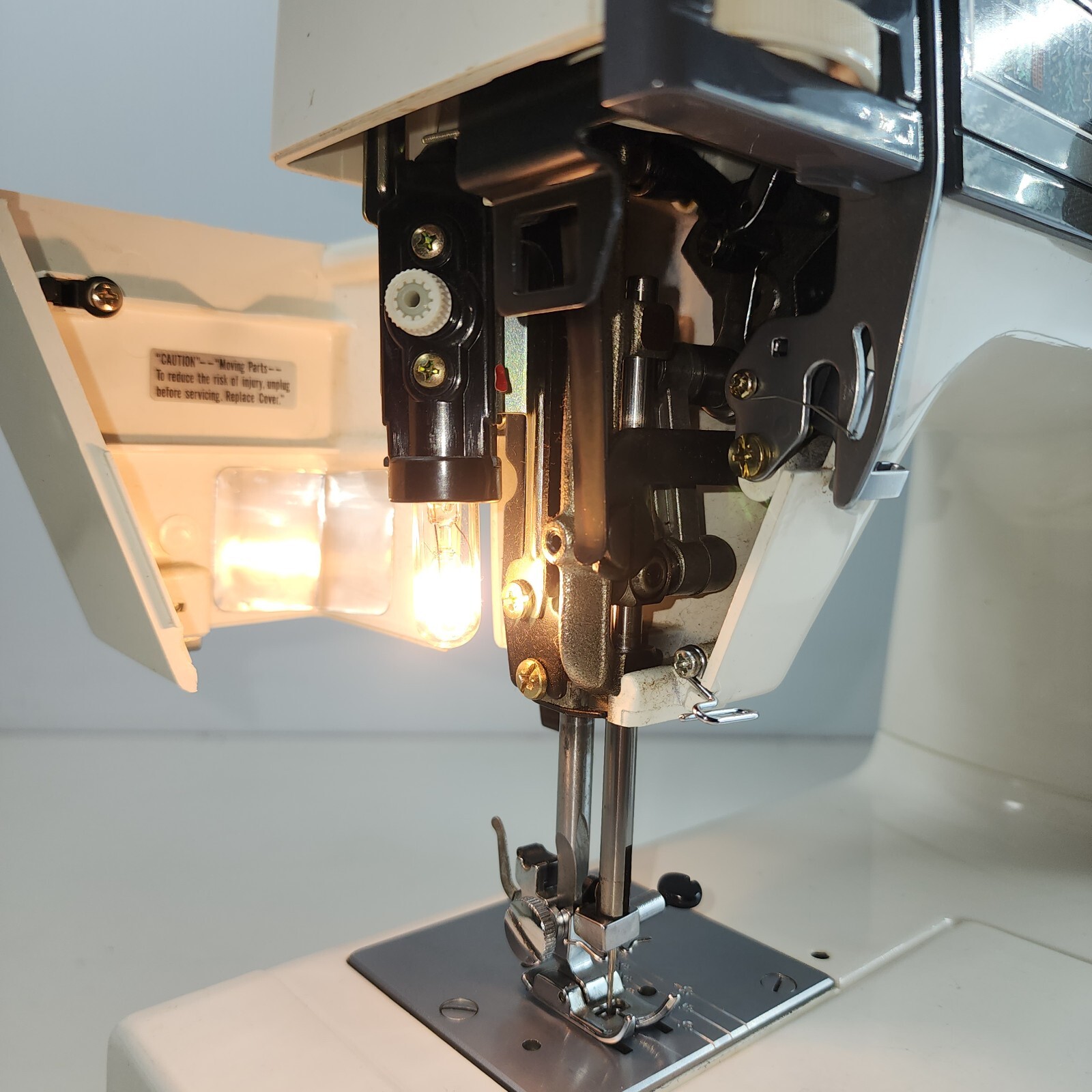 VGUC Janome L392 Sewing Machine w Foot Controller Many +Accessories