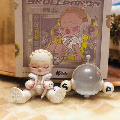 POP MART x SKULLPANDA Ootd Light Chaser Art Toy Limited