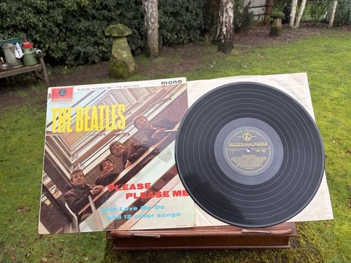 The Beatles Please Please Me Black + Gold LP Dick James 2nd Issue Sleeve 1963