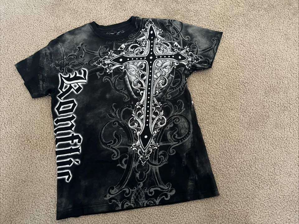 CAMISETA VINTAGE KONFLIC Y2K ESTAMPADO TRIBAL CRUZ HECHA EN ESTADOS UNIDOS HOMBRE’S L. Foto 3 de 4