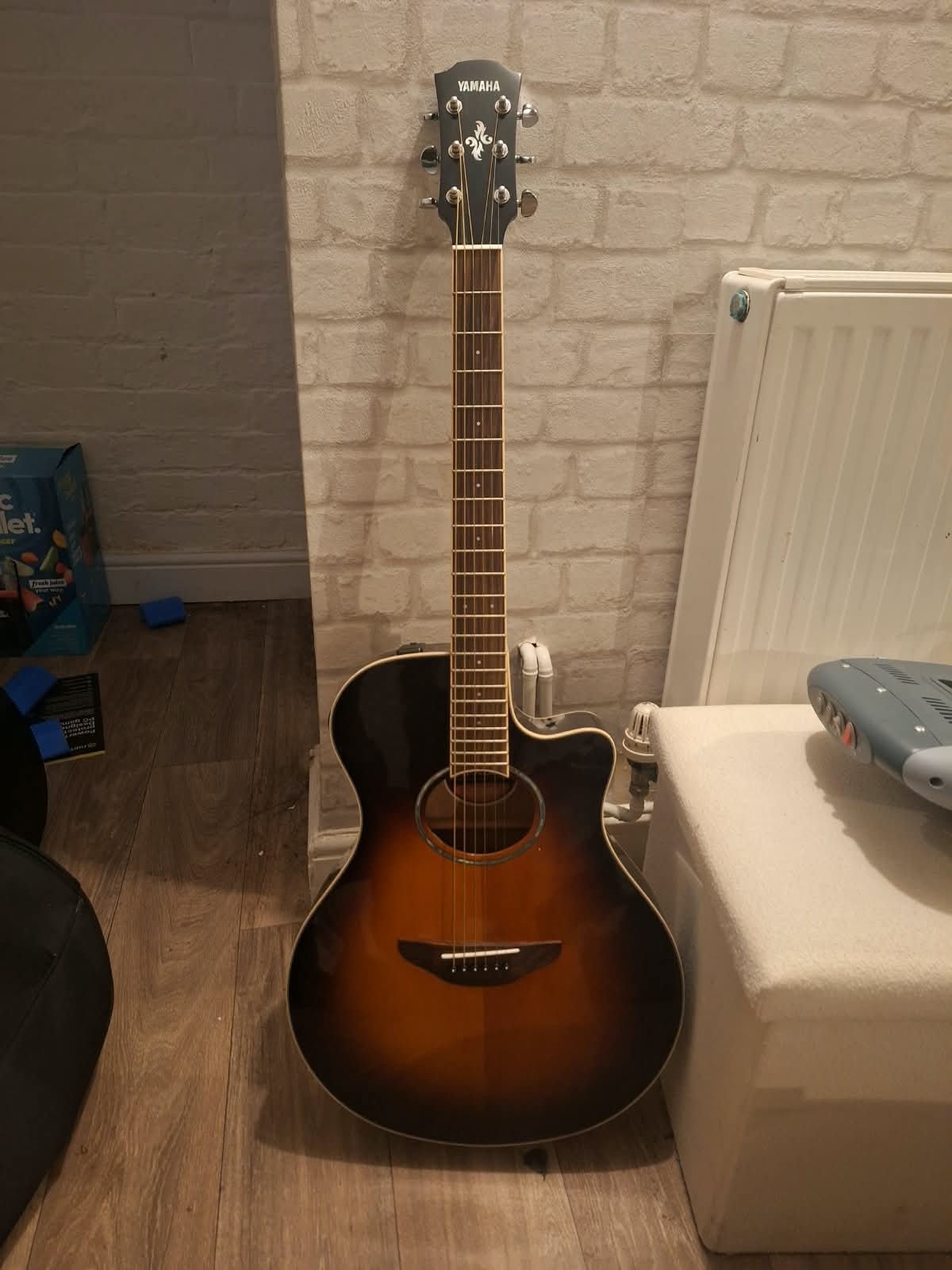 Yamaha APX600 Electro-Acoustic Guitar, Old Violin Sunburst with case