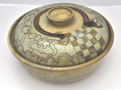 San Diego Artist Joan Thorburn Handmade Pottery Covered Bowl ca. 1965 Immaculate