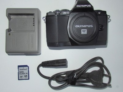 Olympus OM-D E-M5 Body 16,1 MP Digitalkamera Micro Four Thirds MFT OM System Top