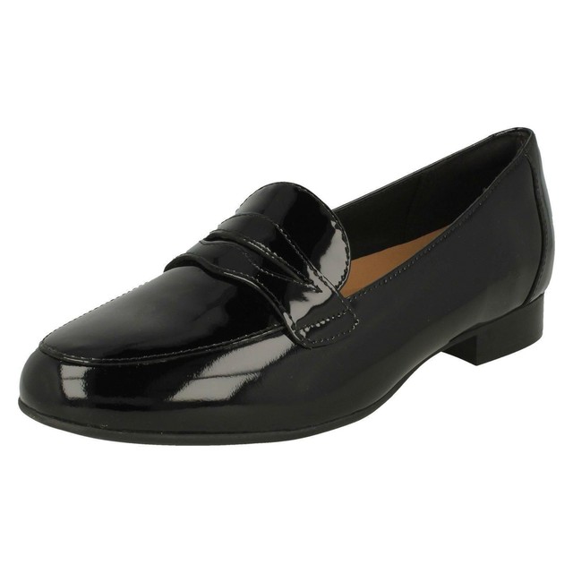 clarks patent leather loafers