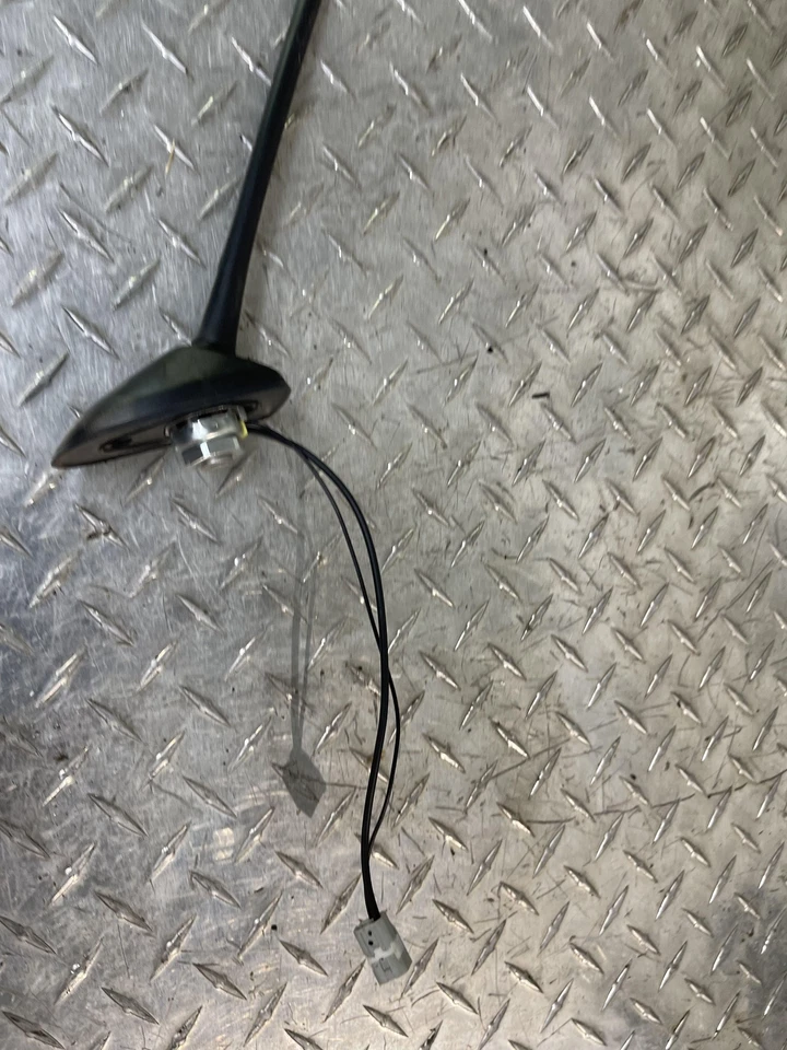 Antena de techo Subaru Impreza 2012 2013 2014 2015 negra usada de fábrica Foto 4 de 4