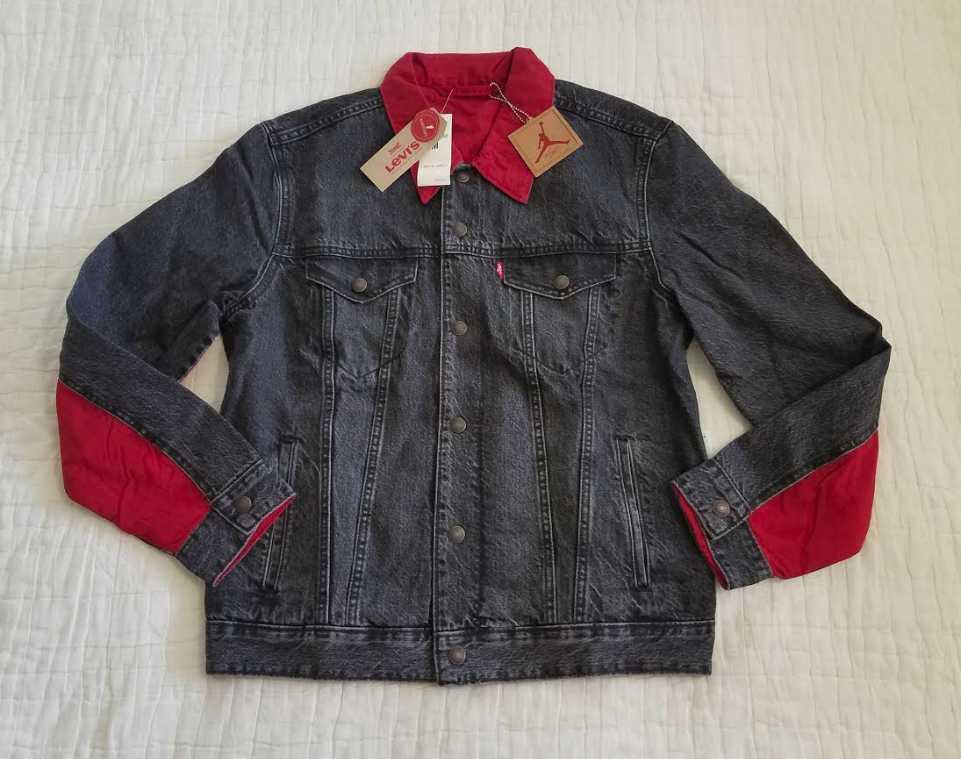 NEW MEN'S M LEVI'S X AIR JORDAN REVERSIBLE TRUCKER JEAN JACKET