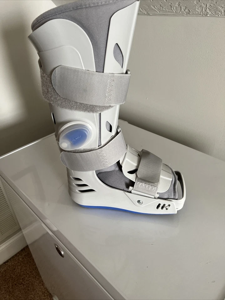 DeRoyal 步行铸医用靴 ( 中号 ) — 第 3/4 张图片