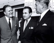 DR. WERNHER VON BRAUN WITH JAMES WEBB & GEORGE WALLACE - 8X10 PHOTO (DA-303)