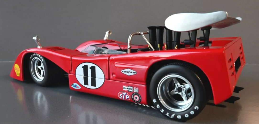 Mclaren w/Chevrolet 55Chevy57 Corvette V8 Engine1:18SCALE1966MODEL1957 1963 1967