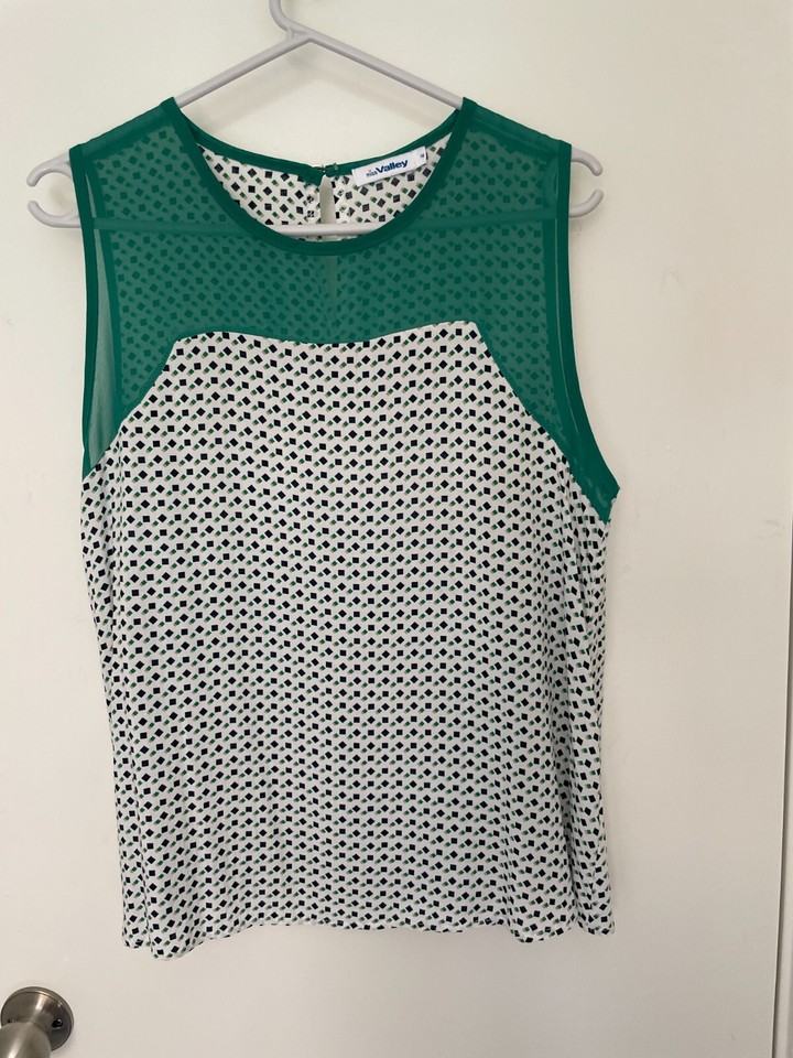 VALLEY GIRL GREEN GEOMETRIC PATTERNED STUNNING TOP SIZE 14 eBay