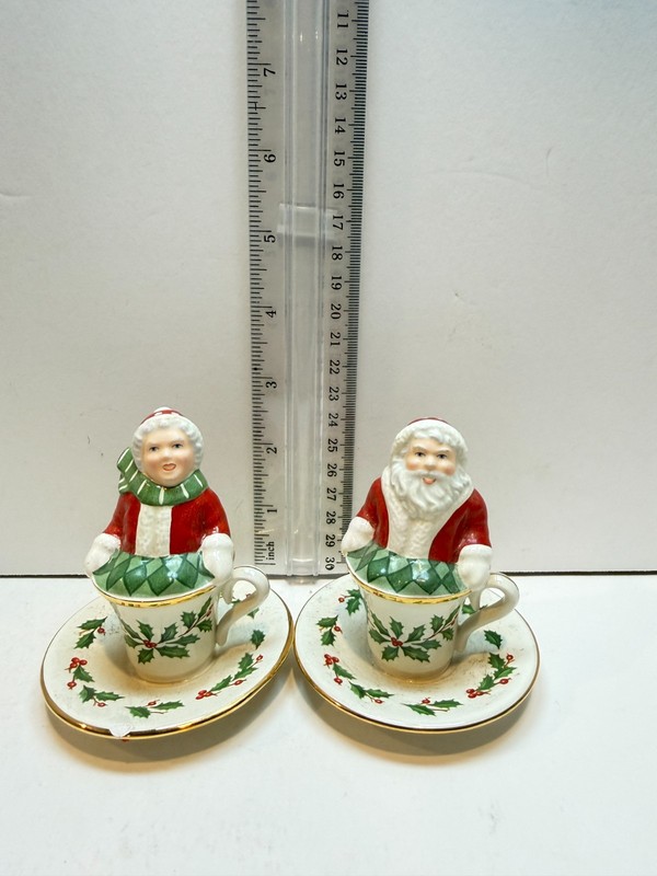 Lenox Holiday Santa & Mrs. Claus Cup & Saucer Salt and Pepper Shakers