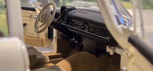 **READ** 1/18 NOREV 1966 Mercedes-Benz 200 Cream Station Wagon - Picture 6 of 20