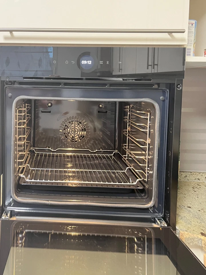 Bosch Einbaubackofen HBG7741B1 Energieeffizienz A+, 71 Liter, mit Pyrolyse Funkt - Bild 3 von 4