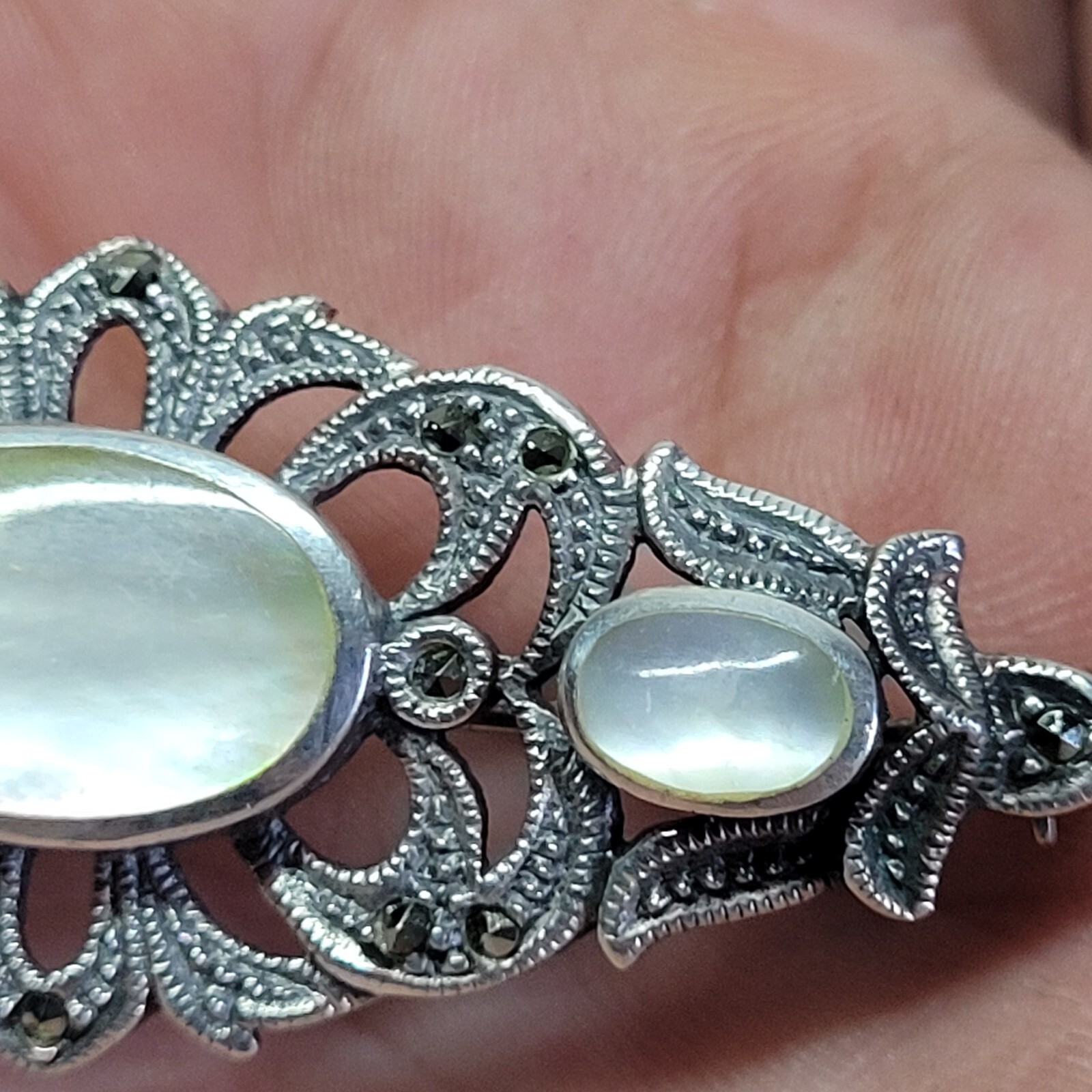 09k5 Pretty Brooch in Solid Silver Marcasites and… - image 4