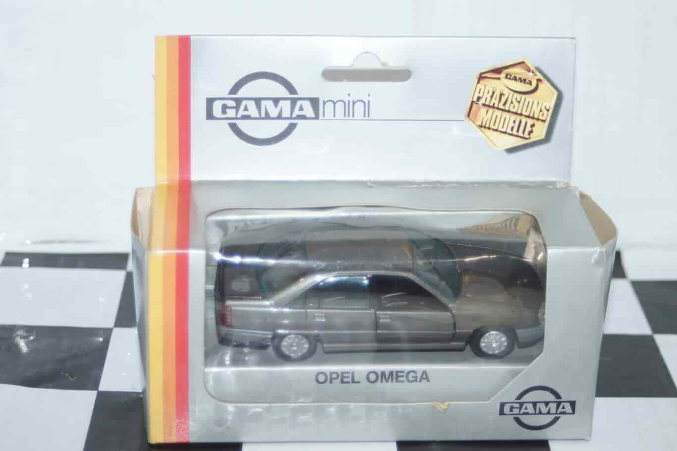 Gama Opel omega Vauxhall Carlton 1989 grey 1130 in 1:43 scale 1st Issue