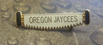 Oregon Jaycees Two-Man Saw vintage pin badge 