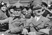 FOTO Vintage Hitler e Mussolini in parata a Monaco dopo gli accordi del 1938