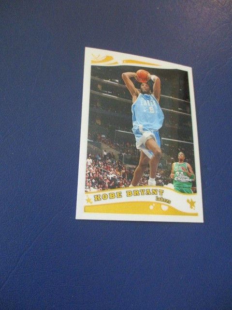 KOBE BRYANT 2005-06 Topps Chrome Basketball Card #40 Los Angeles Lakers