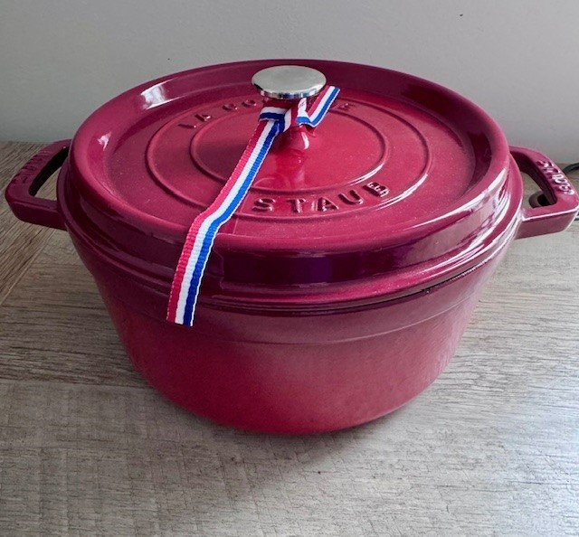 Staub Cast Iron Round Cocotte 24cm Cherry Red