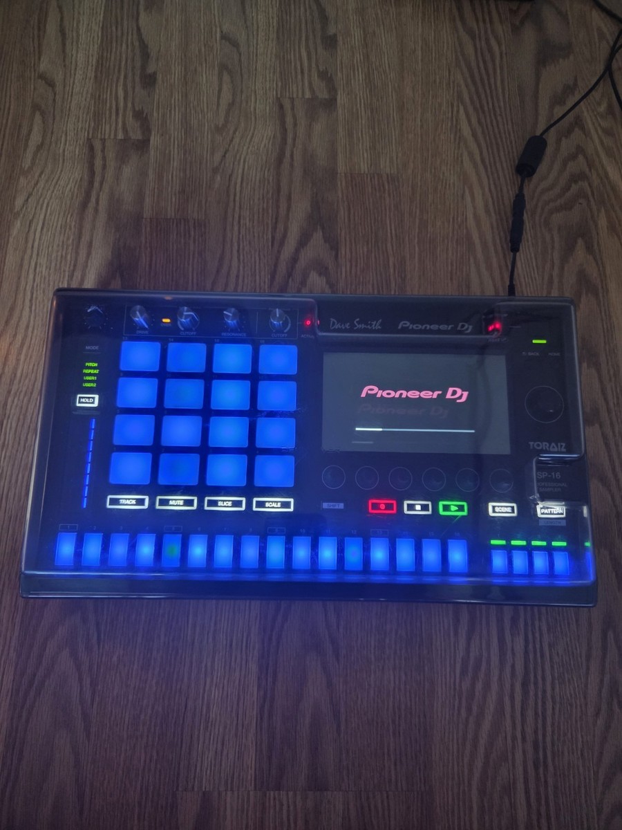 Pioneer DJ TORAIZ SP-16 Professional Sampler with Deck Saver and
