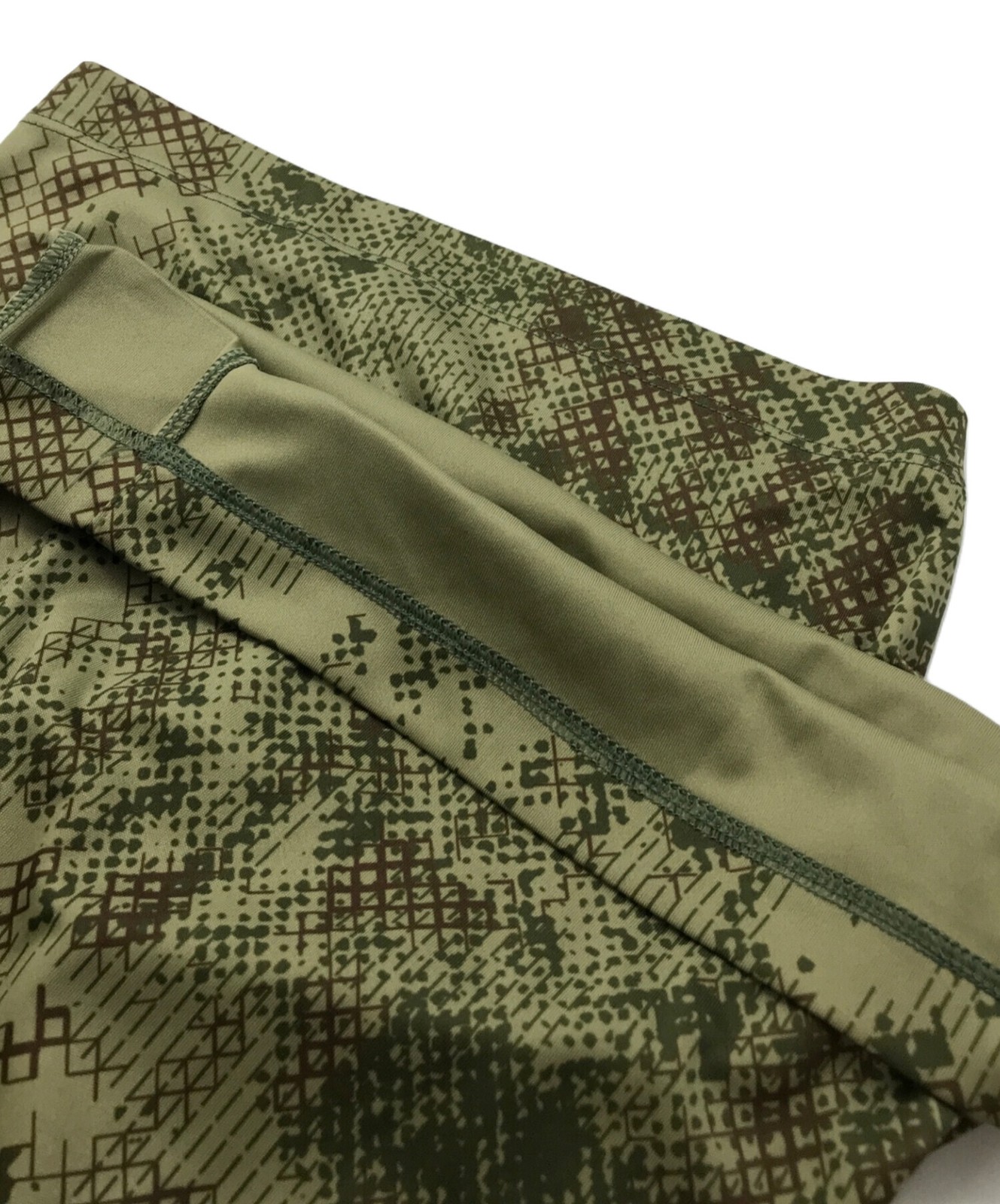 STONE ISLAND/ NEW BALANCE Football Shorts/ Olive/ Size L thumbnail 4