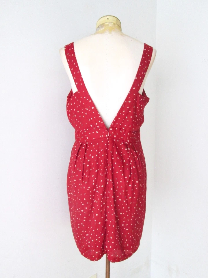 BCBGeneration Rojo Sedoso Poli Abstracto Lunares Sin Mangas Cambio Profundo V Vestido 10 Foto 4 de 4
