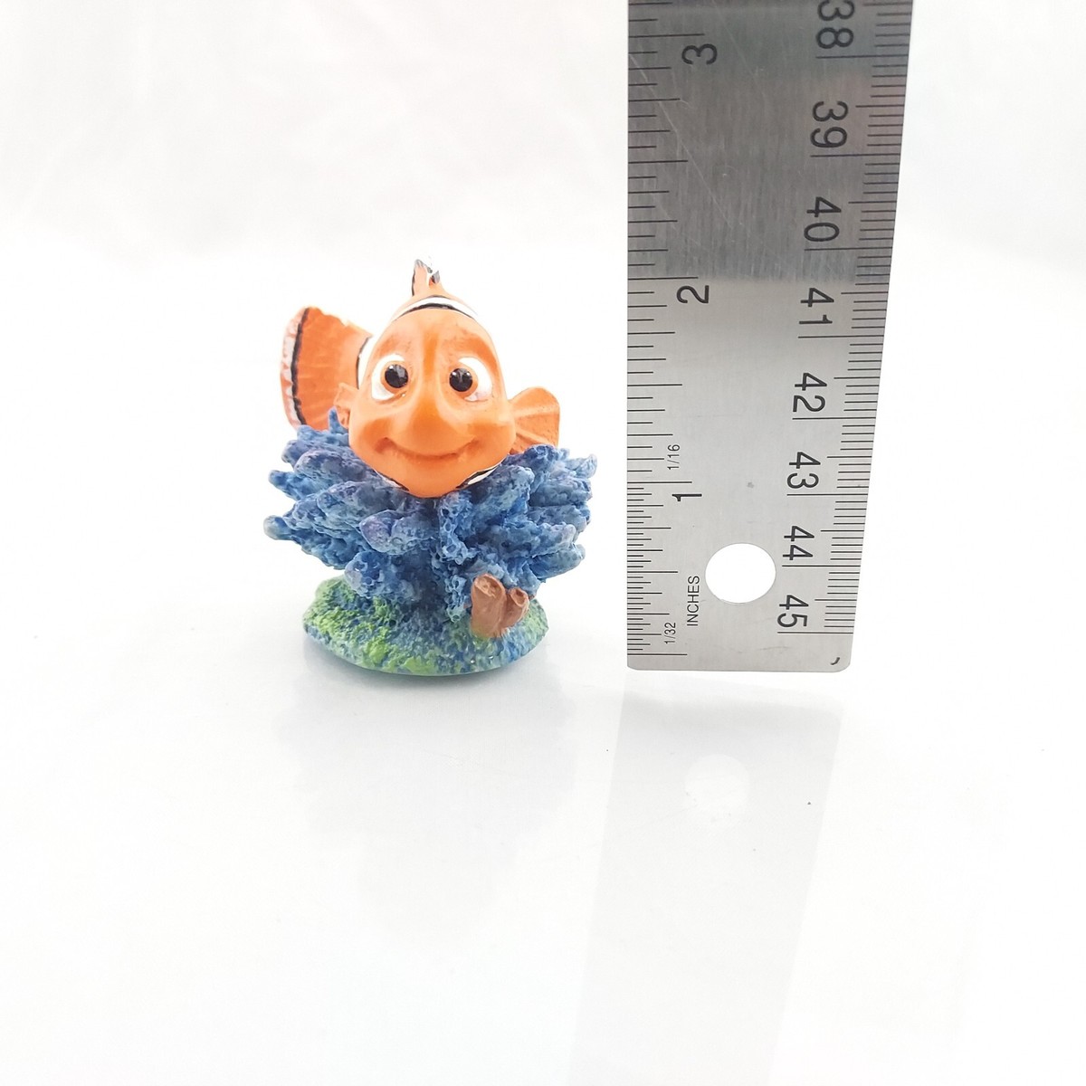 disney fish tank accessories Penn-Plax Dory with Coral Mini colorful and vivid little character will add some Disney splash to any aquarium Fish Supplies Finding Nemo Fish