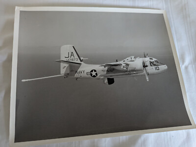 Antisubmarine plane Key West FL 1967 B&W photograph 8'' x 10'' Official Navy VX-1