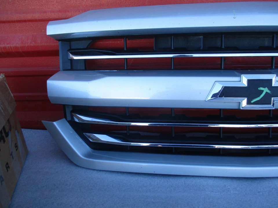 Chevrolet Silverado 1500 parrilla 2016 2017 2018 usado fabricante original (solo recogida local) Foto 4 de 4