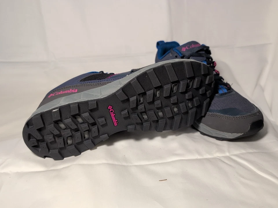 Columbia Women's Flow District Sneakers Size 7 1/2 Pre Owned - Image 3 of 4