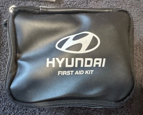 π2023 Hyundai Elantra Hybrid Owners Manual Set W/Infotaiment & First Aid Kitπ - Picture 9 of 10