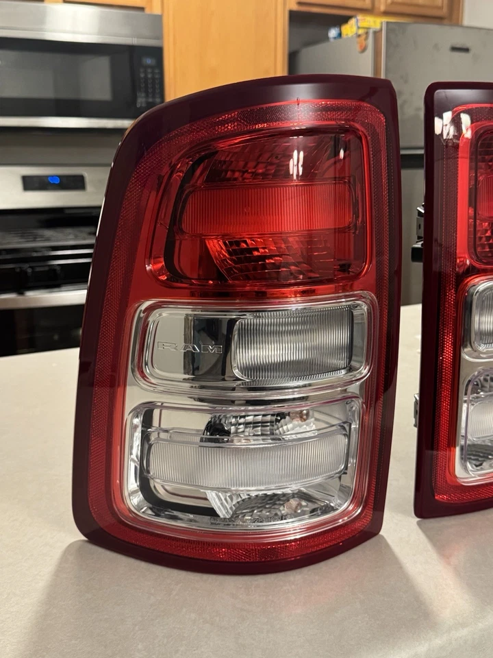 19-24 DODGE RAM 2500 3500 LUCES TRASERAS BIGHORN JUEGO BASE FABRICANTE DE EQUIPOS ORIGINALES #2 Foto 3 de 4