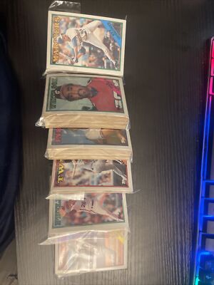 Lot of 50 1988 Topps Baseball Card Bulk Lot Awesome Baseball Cards