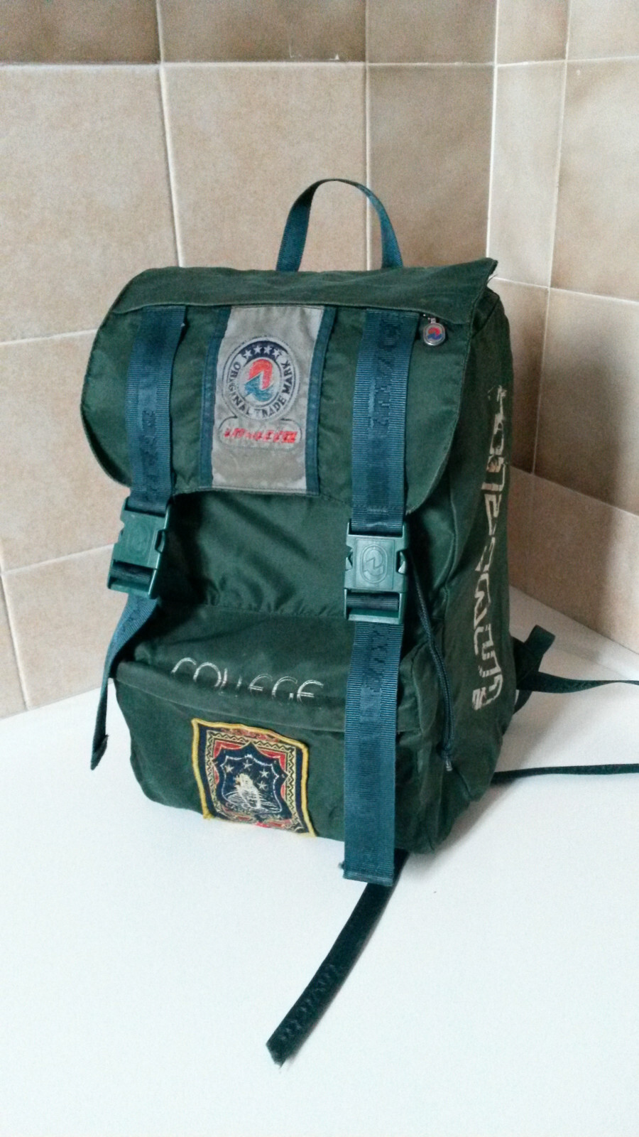 Invicta backpack Green College USED good conditions direct from Milan ...