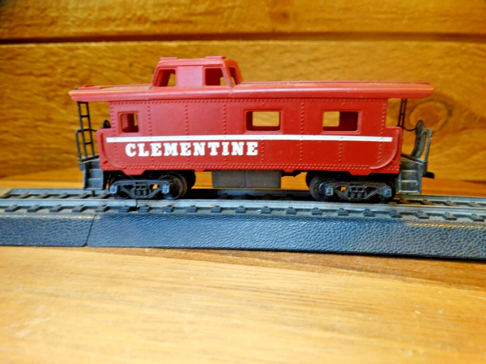 TYCO HO Escala 40' Clementine Rojo y Blanco Ferrocarril Cupula Caboose Foto 4 de 4