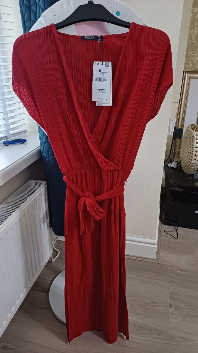 bershka red wrap dress LF/Swap: Bershka twist front satin midi dress in SMALL, Women's Fashion, Dresses & Sets, Dresses on Carousell
