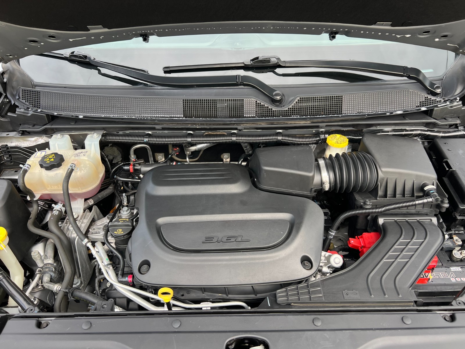 Chrysler Pacifica - Image 11
