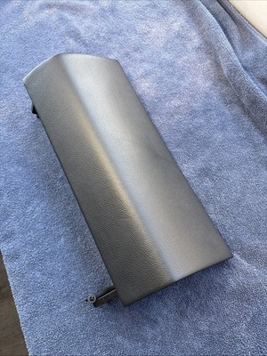 ** CRACKS / SCARS ** 2004 CL500 Glove Box Lid** READ**Black.