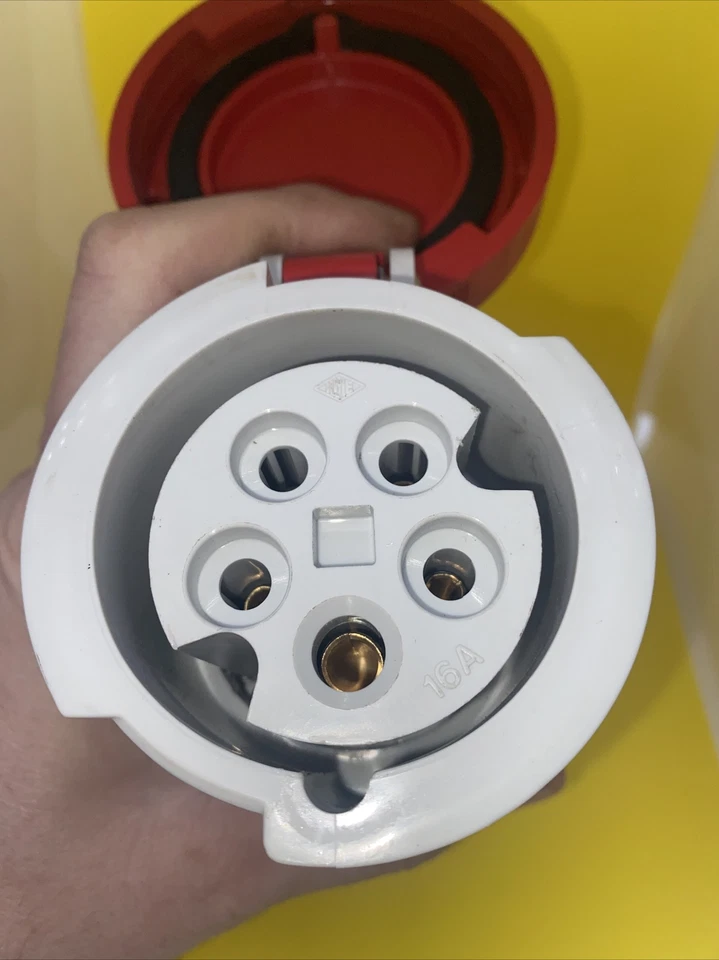 16A 5 Pin Coupler Socket IP67 Waterproof 3P+N+E 415V 16 Amp Red - Image 3 of 4