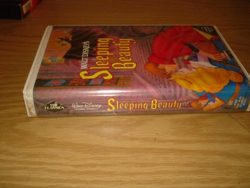 Sleeping Beauty VHS black diamond clamshell Walt Disney Home Video 1985 catalog - Picture 3 of 4