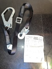Positioning Lanyard/Snap Hook. Only opened to take photos 