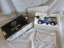 WARNER BROS 2000 WB GALLERY ERTL TRUCK BANK 1923 CHEVY VAN TWEETY SYLVESTER CAT