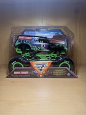 Monster Jam Grave Digger Series 14 scale 1/24
