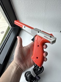 Super Mario Duck Hunt Authentic Nintendo NES Game & Zapper Light Gun Bundle