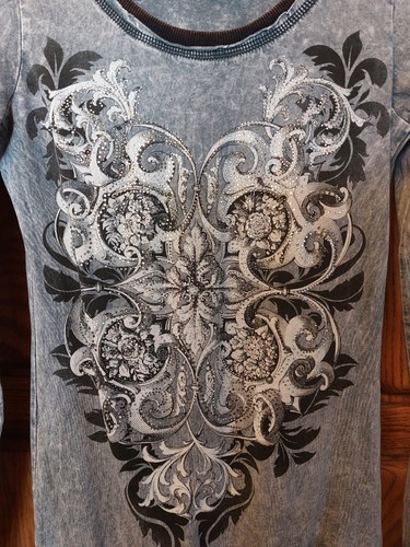 Vocal Apparel Womens Crystal Gray Long Sleeve Shirt Size Medium - Picture 2 of 5